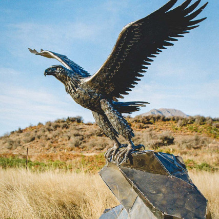 Te Wāhi Toi - Nicolas Lupacchino Sculpture